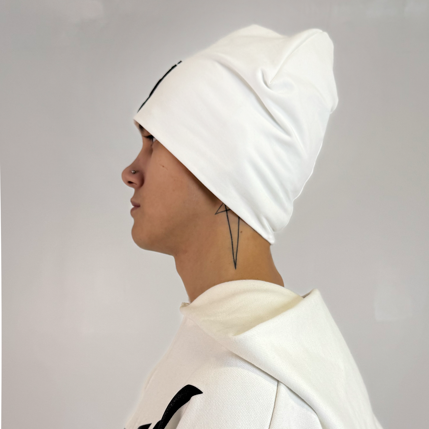 bd"mx" white beanie